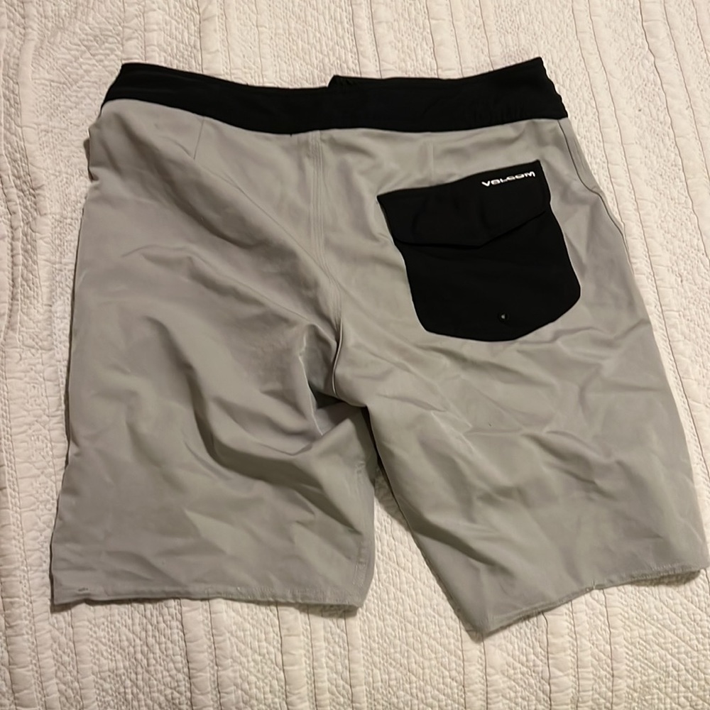 Grey - Picture 2 of 2